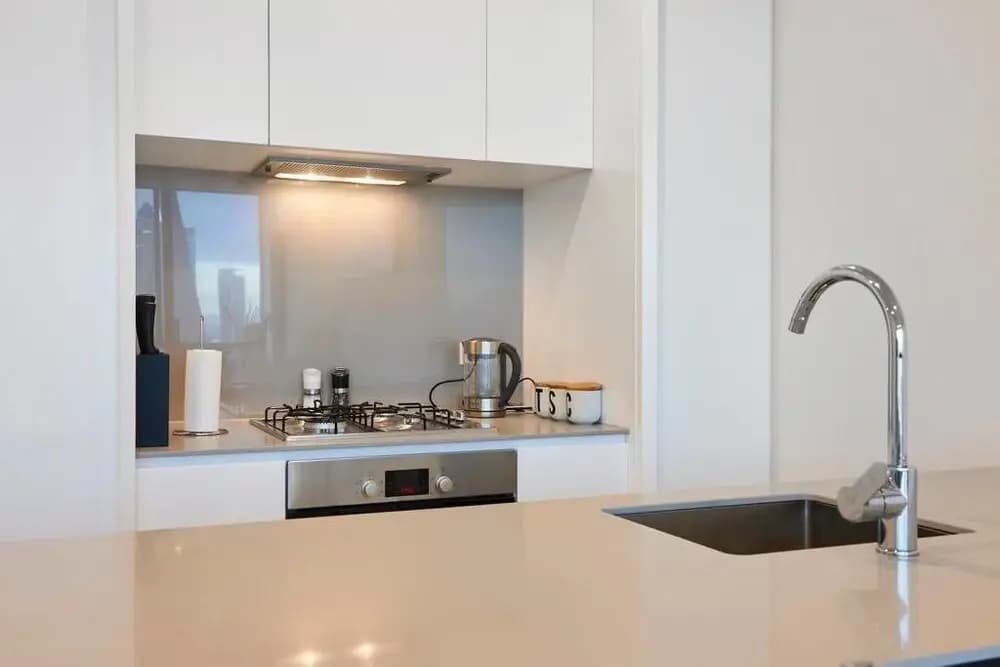 Panoramic Melbourne Views from Stylish Apartment - photo 12