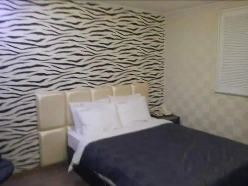 CS Hotel - photo 2