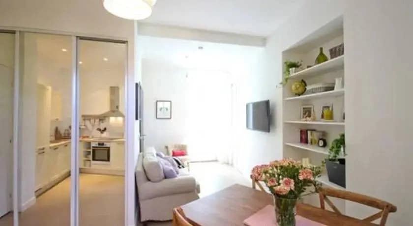 Rare! Terrace with Sea View Apartment, Vieux Nice - photo 2