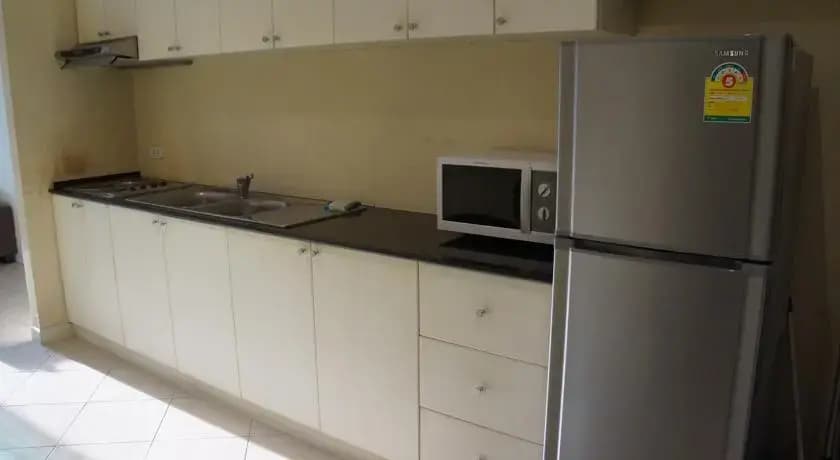 Pratumnak Executive Apartment - photo 10