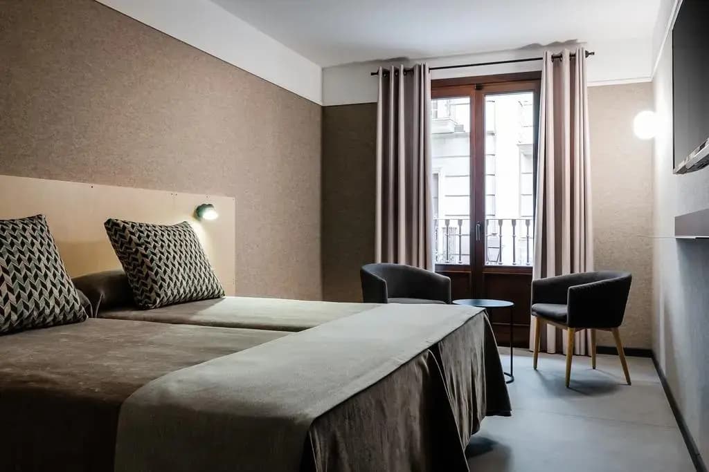 Hotel Raval House - photo 14