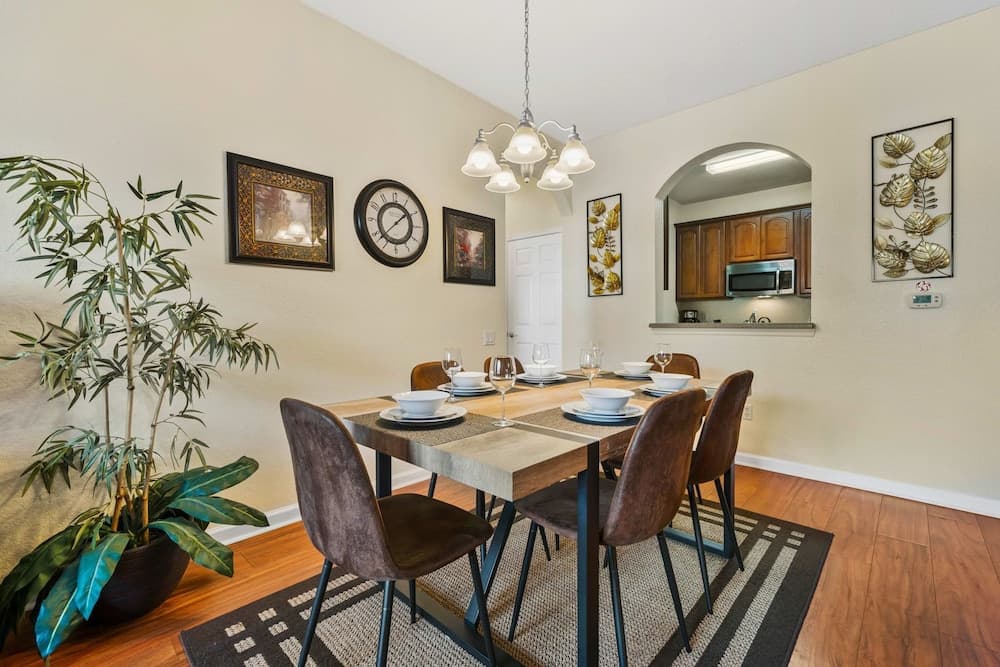 Spacious Vista Cay Condo, Close to Conv. Center - photo 3