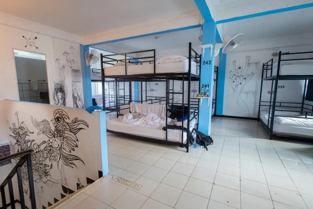 Bodega Party City Center Bangkok - Hostel - photo 2