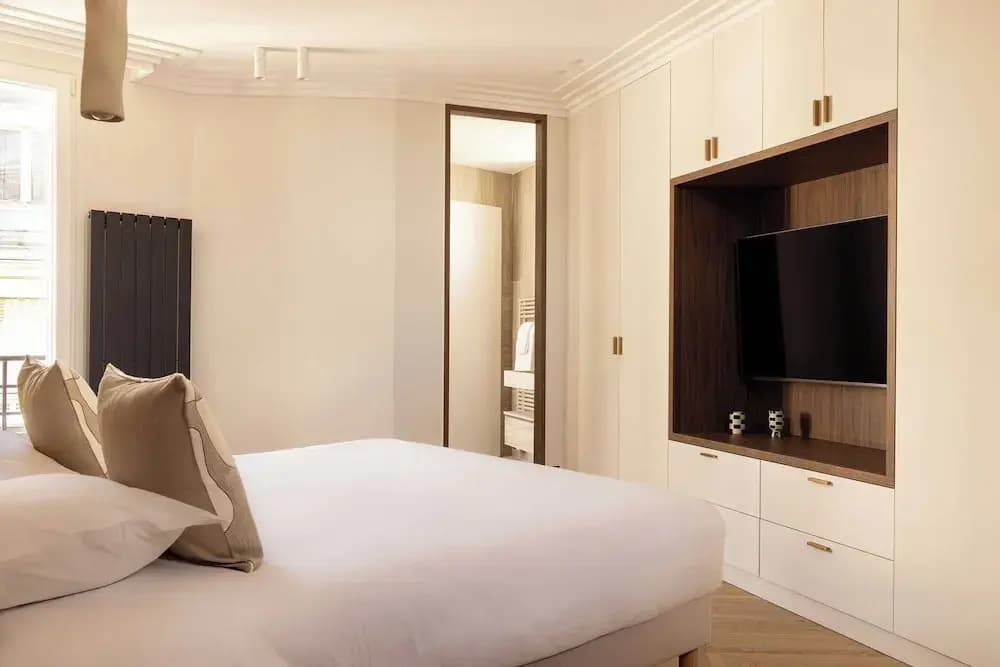 Apartment for 8 People in Grenelle - photo 3