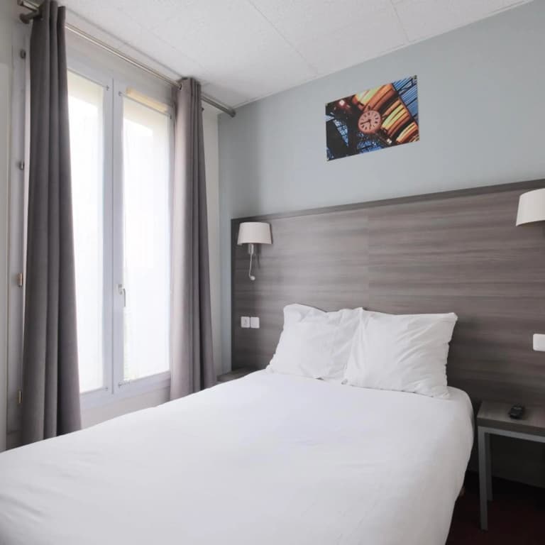 Hotel Lilas Gambetta - photo 37