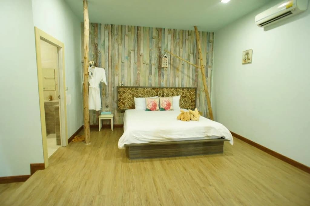 The Hideaway Resort - photo 4