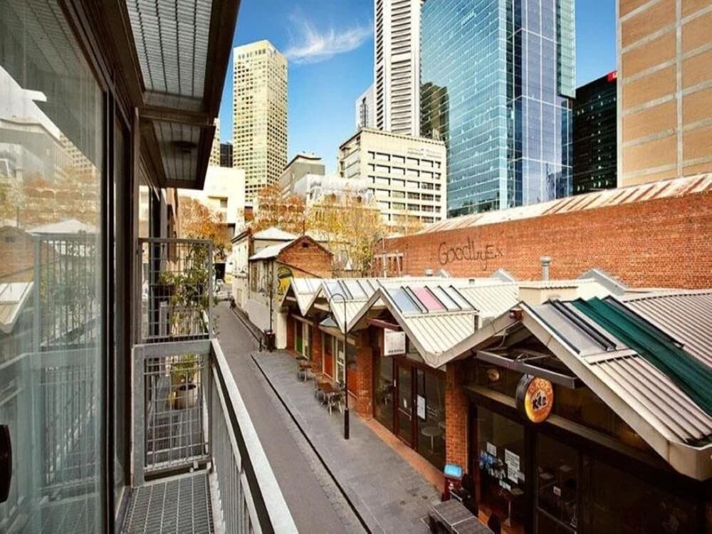About Melbourne Apartments - photo 1