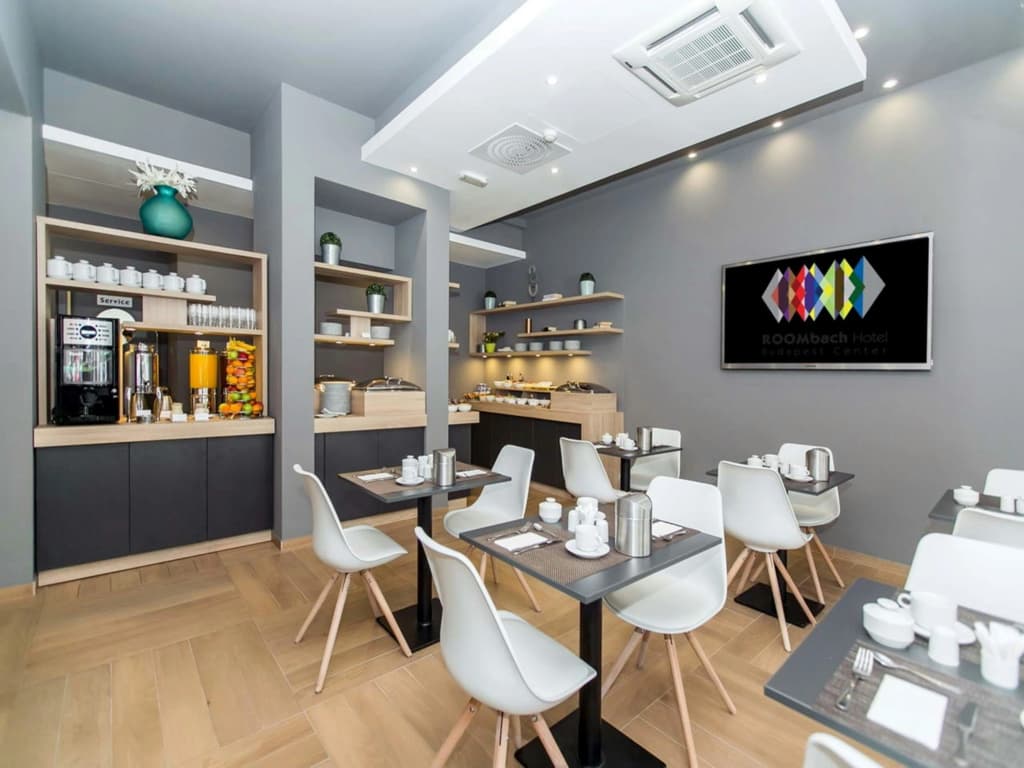 Roombach Hotel Budapest Center - photo 13