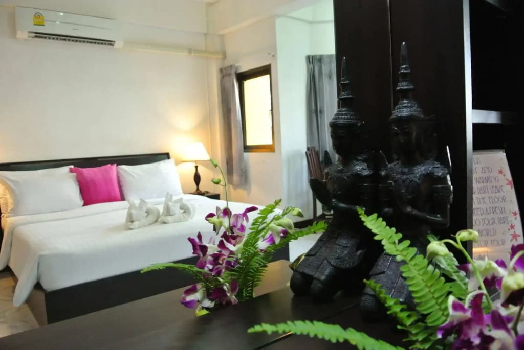 Karon Sunshine Guesthouse & Bar - photo 5