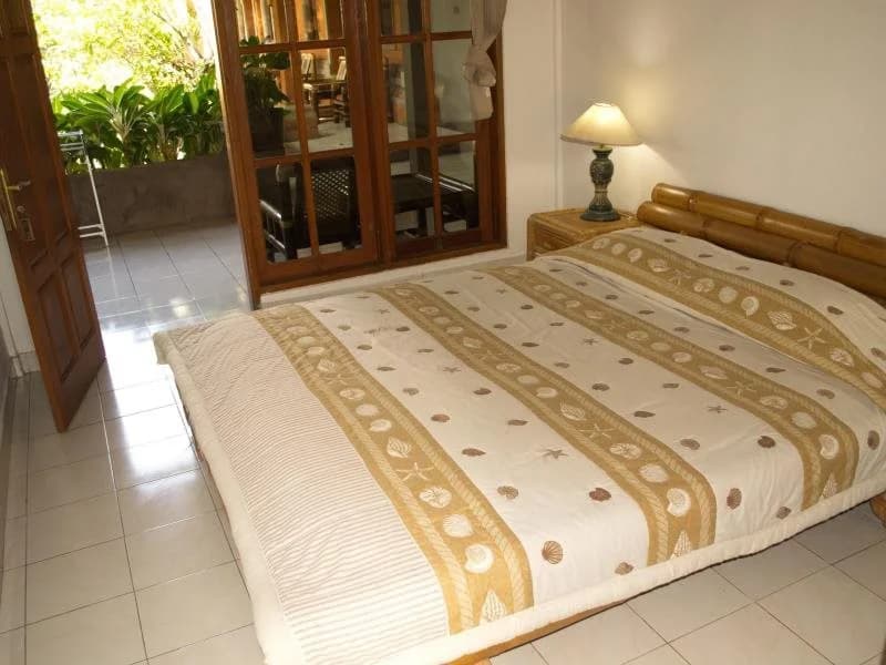 Bunut Garden Bed & Breakfast - photo 3