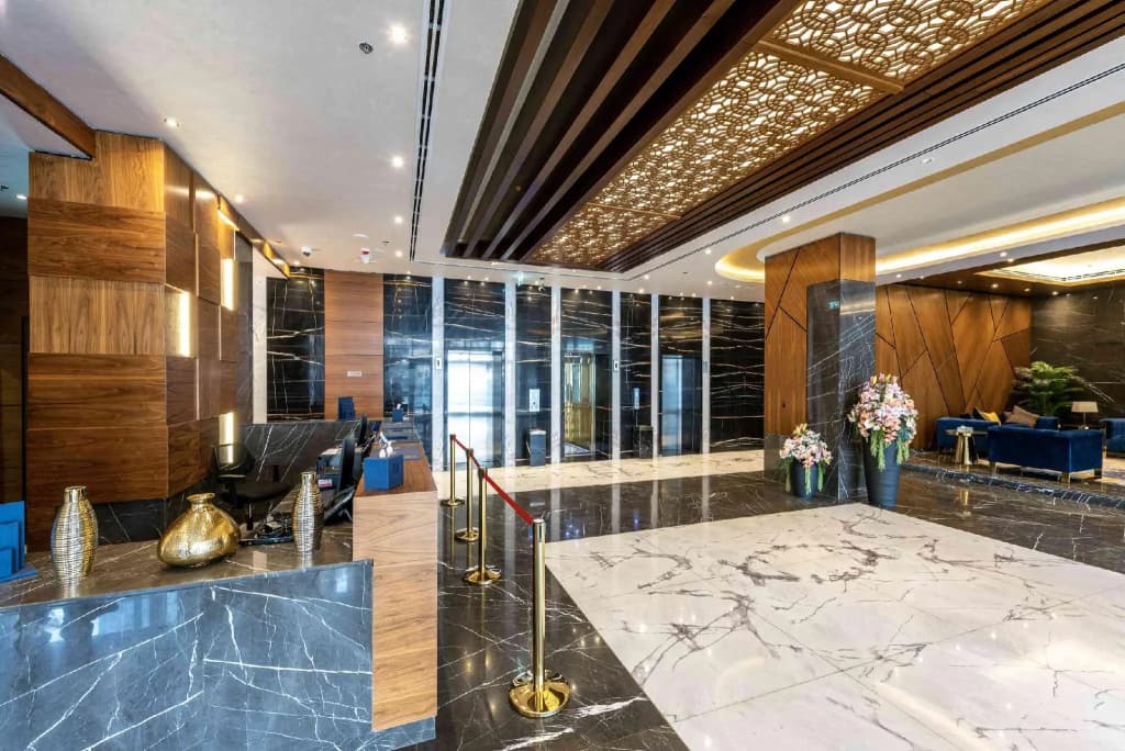 Luxe Grand Hotel Apartments - photo 2