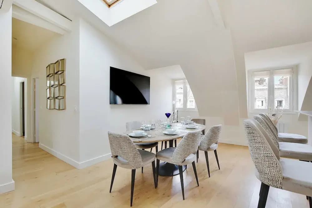 Apt a/c 3br/6p - Saint-lazare/les Champs Elysee - photo 16