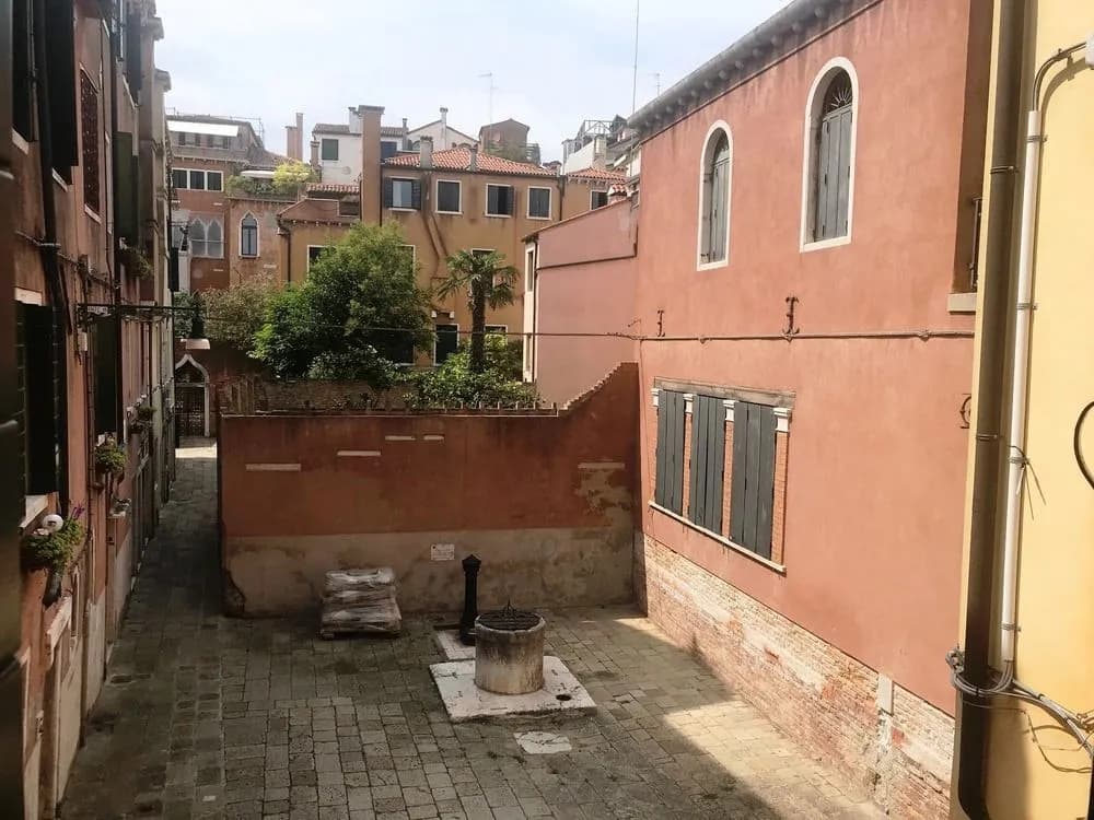 Modern Apartment in Venice GF - main photo