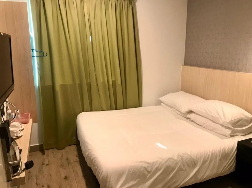 Yes Luxury Hotel - photo 4