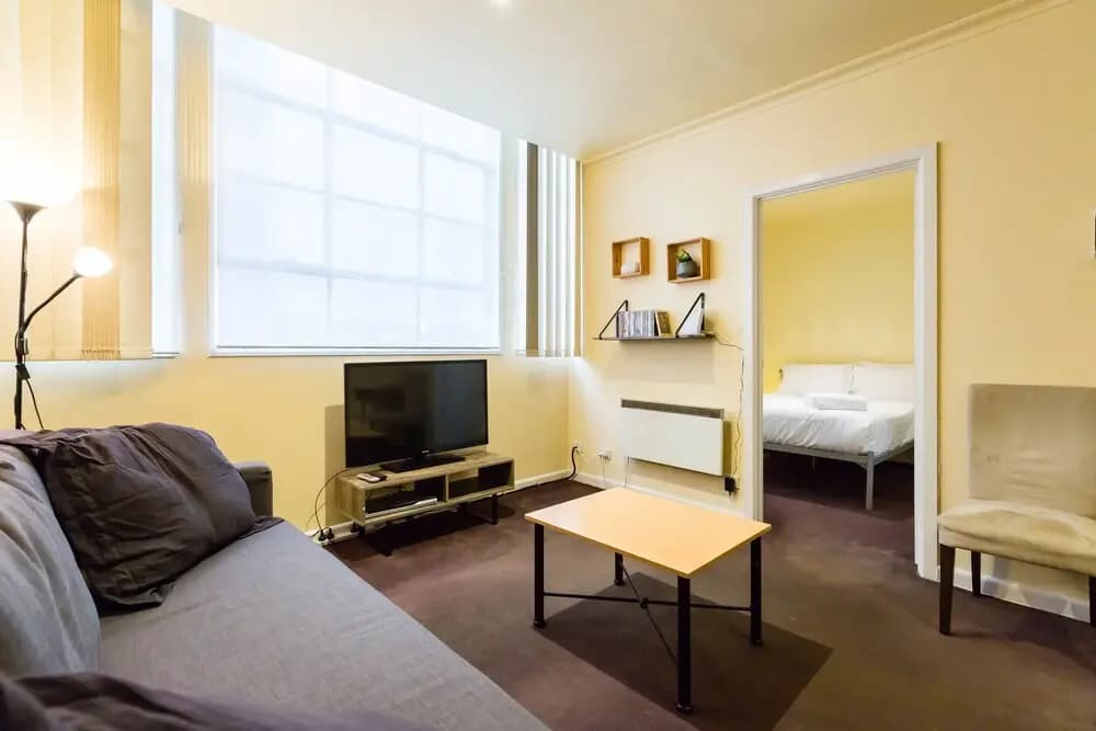 ELIZA, 2BDR Melbourne Apartment - photo 11