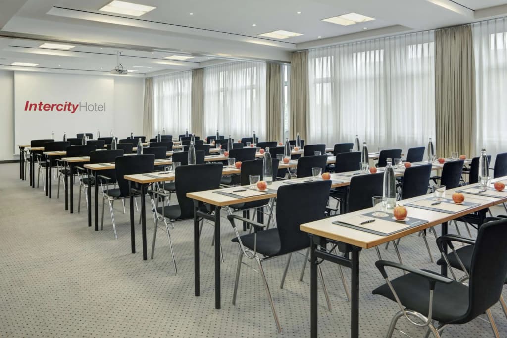 IntercityHotel Berlin Ostbahnhof - photo 12