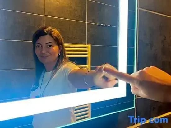 Space Night Capsule Hotel - photo 2