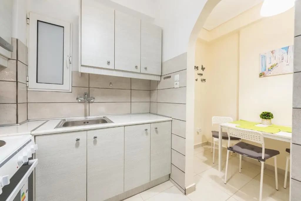 Modern 2BD apt in Athens DT, 2-min metro - photo 12