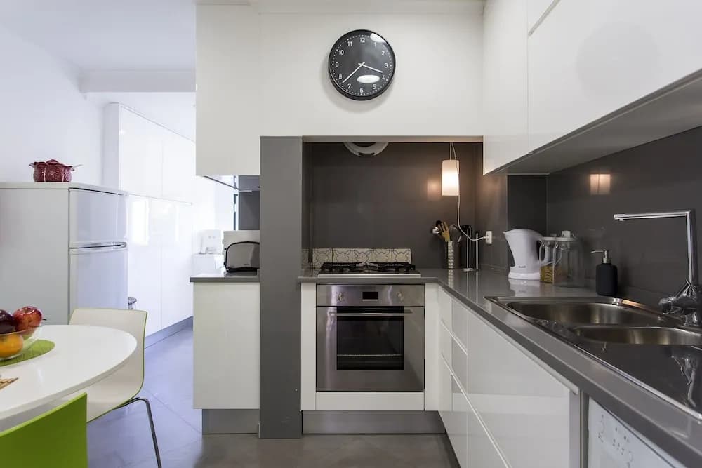ALTIDO Urban 1-bed flat w/workspace, moments from Av. da Liberdade - photo 12