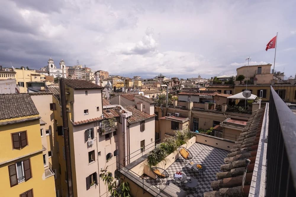 ROMAC - Condotti with terrace - photo 1