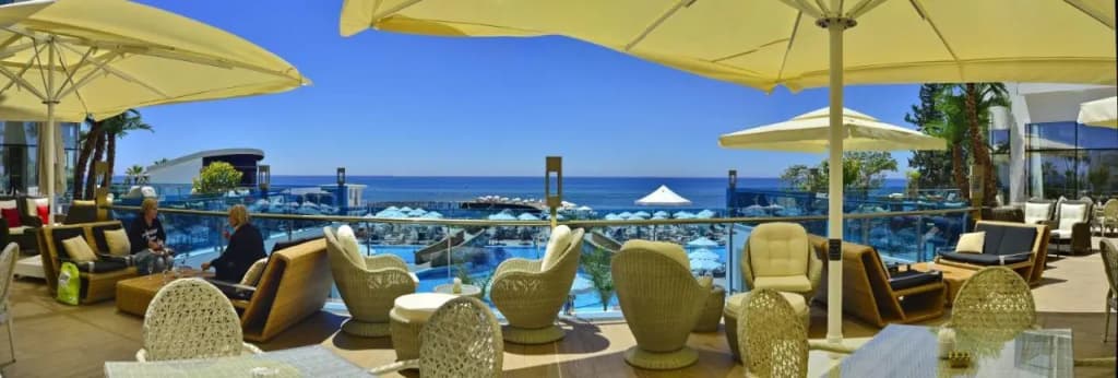 Azura Deluxe Resort & Spa - photo 36
