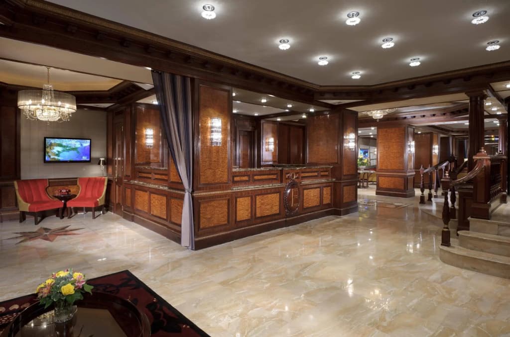 Excelsior Hotel - photo 2