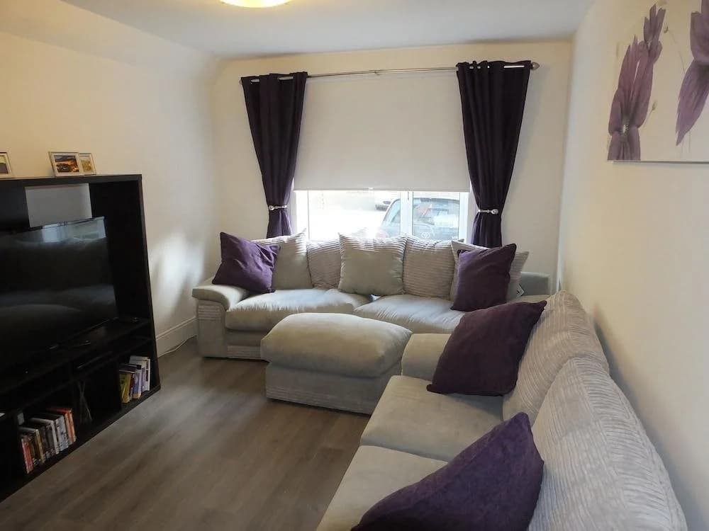 Lochrin Apartments - photo 5