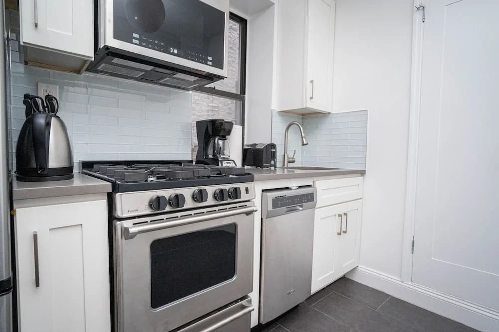 Chelsea South Apartments 30 Day Rentals - photo 11