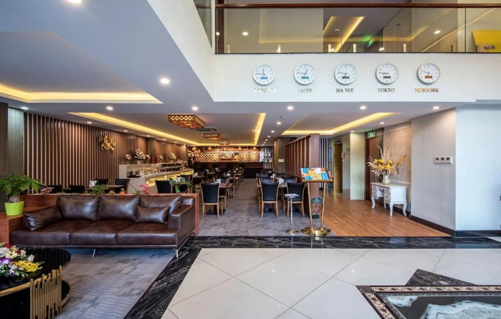 Blue Sky Hotel - photo 2