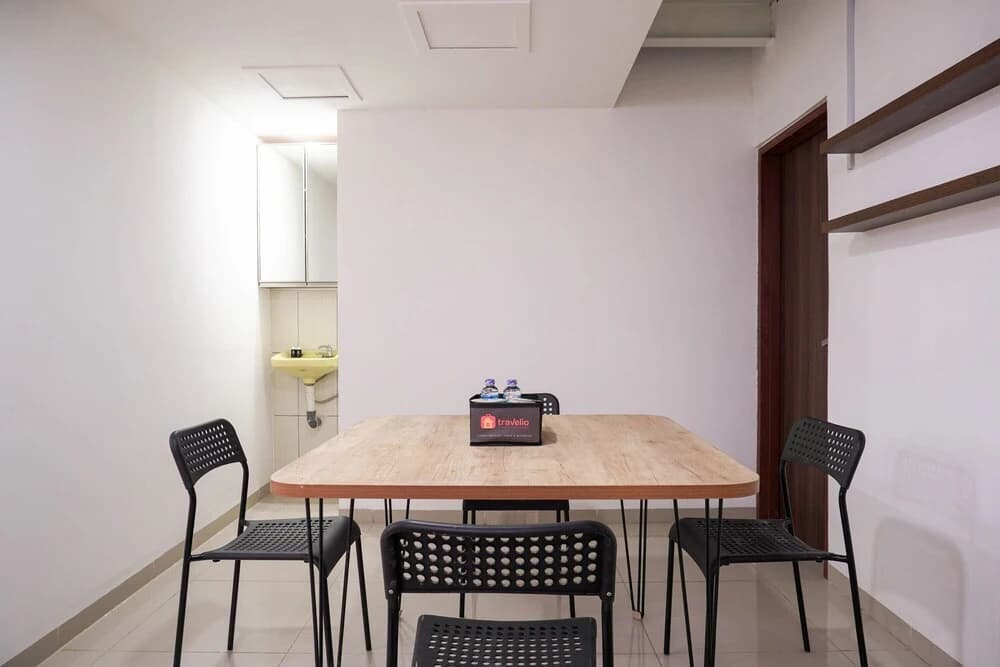 Minimalist Studio 1st Floor at Meruya 8 Puri Kembangan - photo 9