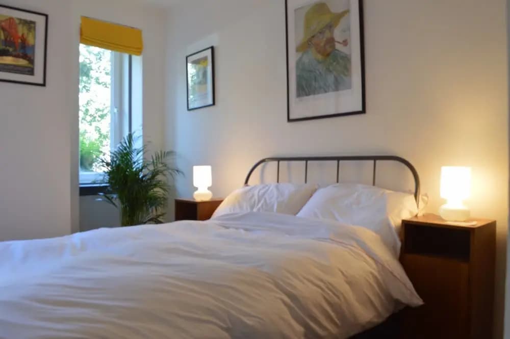 2 Bedroom Flat Near Leith Walk - photo 3