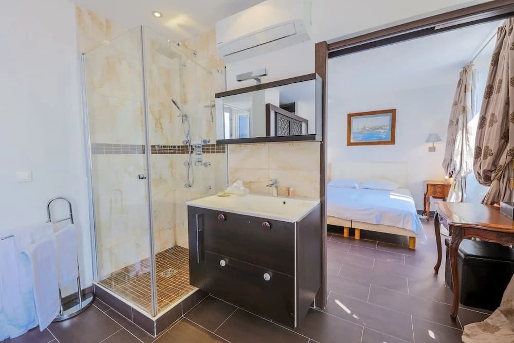 AU BEAU RIVAGE AP2049 by RIVIERA HOLIDAY HOMES - main photo