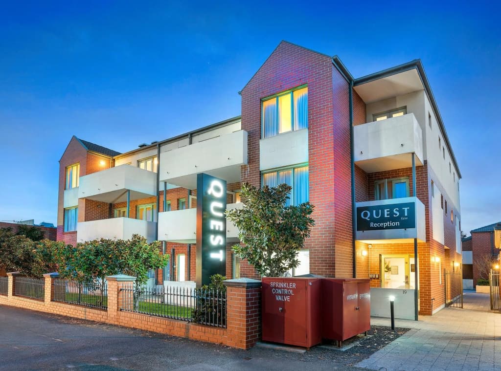 MainStay Suites Kew - main photo