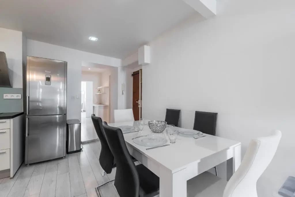 Amazing 3 Bdrs And Garden Place du Pin Parking ! - photo 15