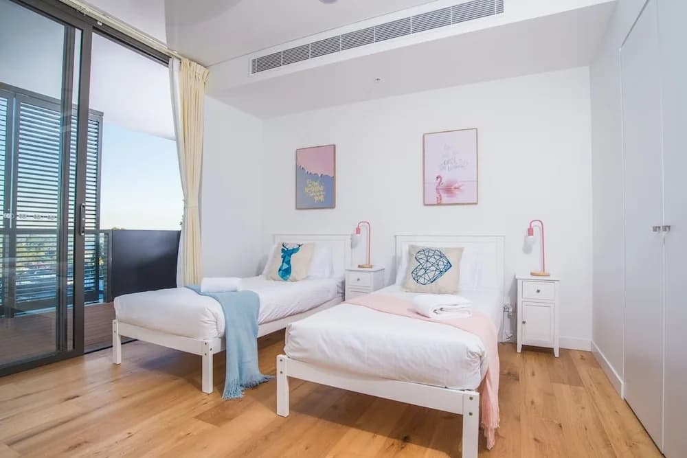 Peak East 2bed2bath APT @ryde SO Relaxing - photo 3