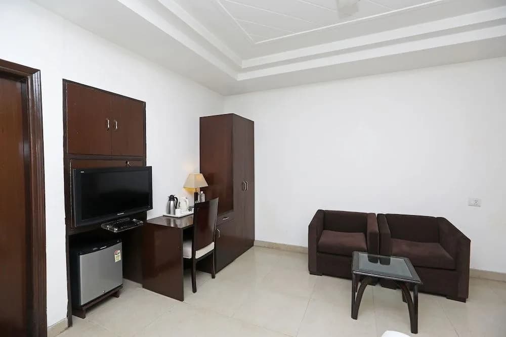 Capital O 445 Impress Hotel - photo 4