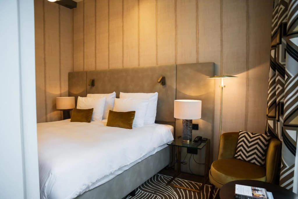 Ambassade Hotel - photo 6
