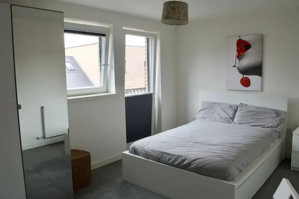 Modern 2 Bedroom Apartment With Parking - photo 2