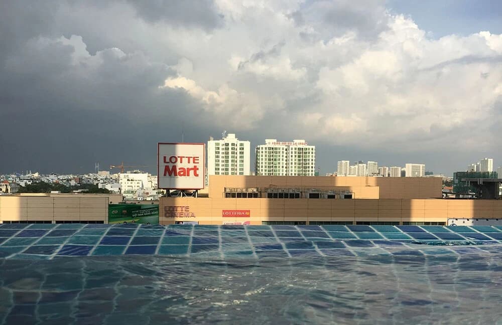 Sunrise City 2BR with Infinity SW Pool - photo 17