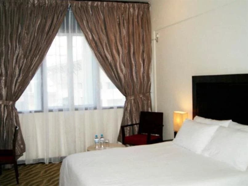 New Regent Hotel & Restaurant - photo 2