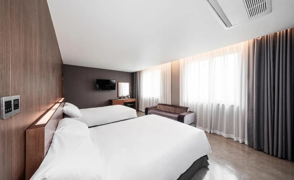 Itaewon Crown hotel - photo 3