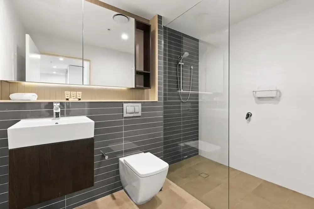 Chic 1-bed With Pool by River, Ferry & Amenities - photo 6
