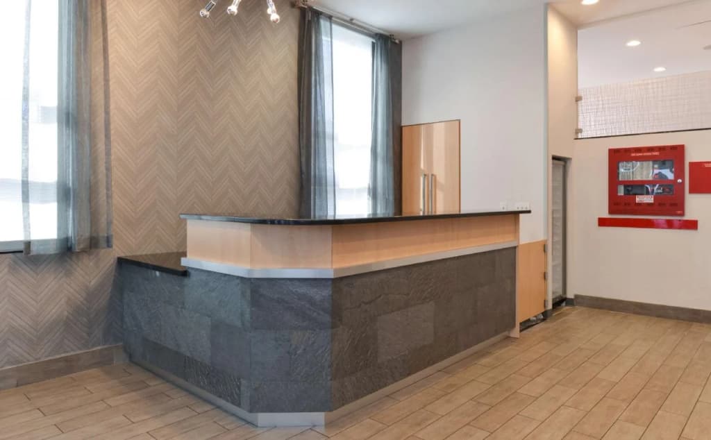Red Lion Inn and Suites Brooklyn - photo 2