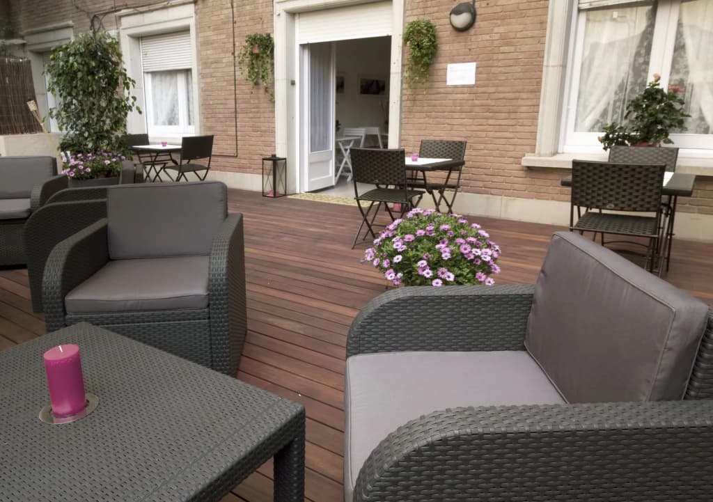 Blanc Guesthouse - photo 13