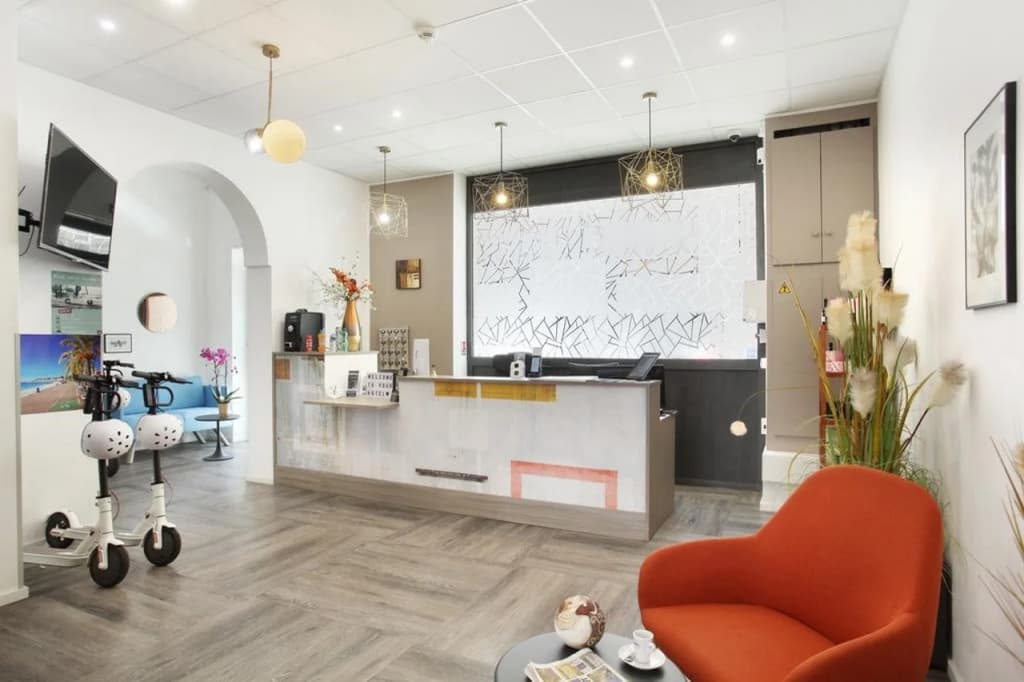 The Alcove Hotel - photo 2