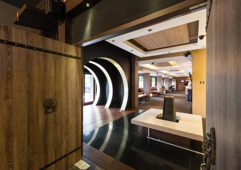 Q Hotel - photo 16