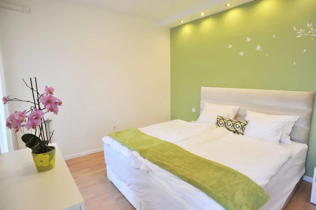 Hillside Premium Apartments - photo 2