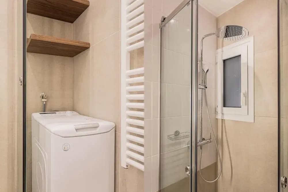 Petite 1BR Apartment in Exarchia - photo 6