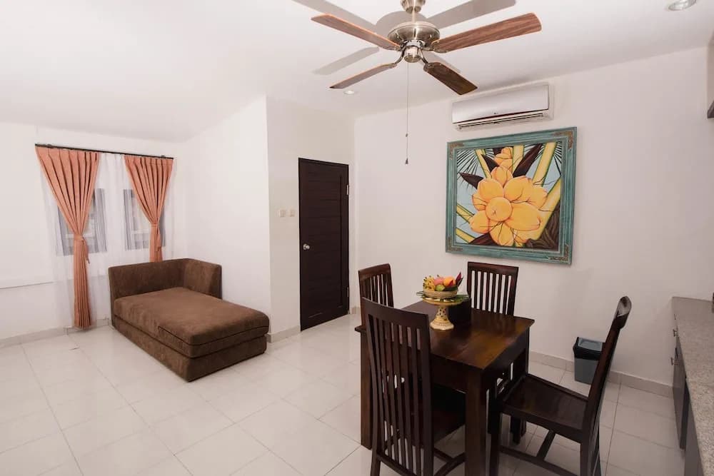 Capital O 1666 Grand Pudjawan Hotel - photo 16
