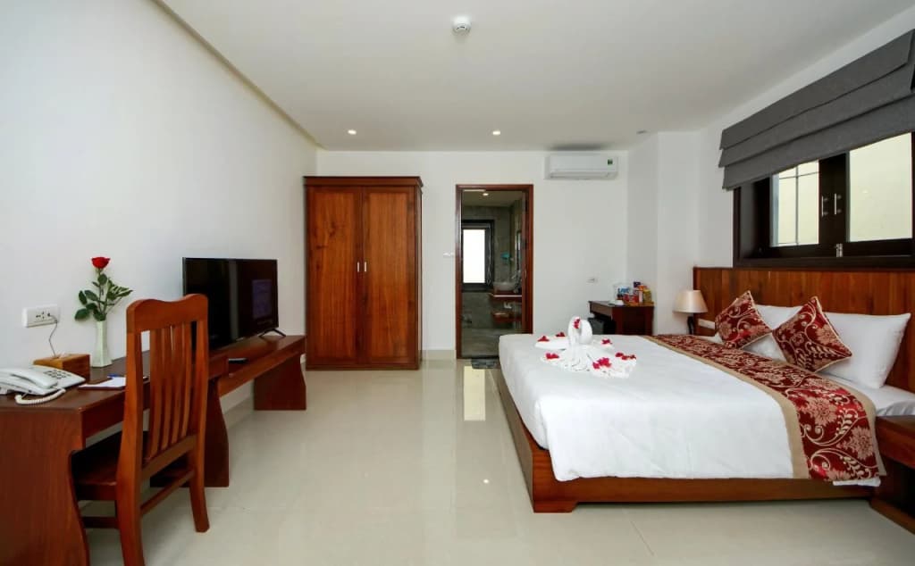 Threeway Riverside Villa - photo 4